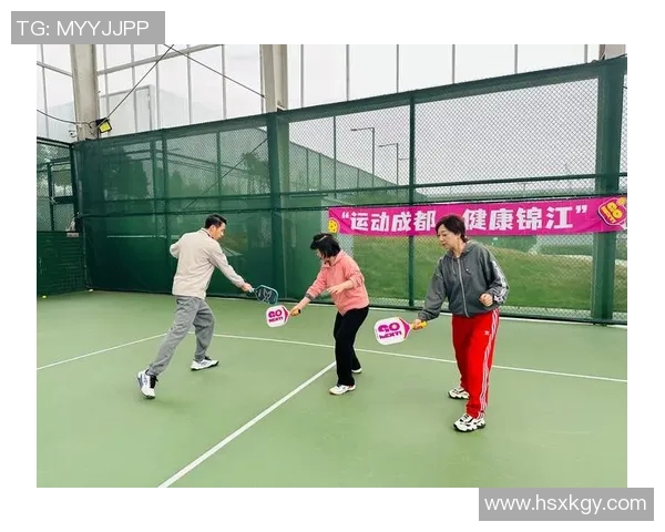 成都网球队在钻石联赛中的团队协作展现出卓越实力与默契配合